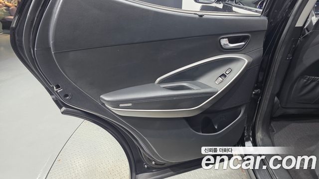 Hyundai Santafe 2017 — photo 15
