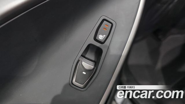 Hyundai Santafe 2017 — photo 28