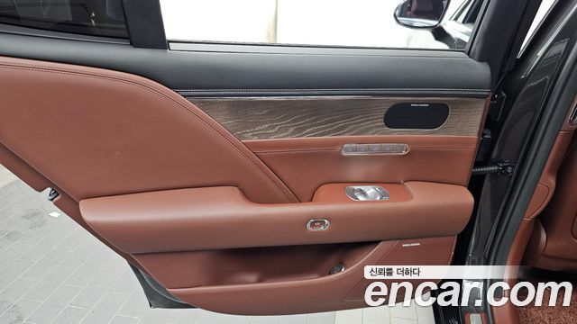 Genesis G90 2023 — photo 15