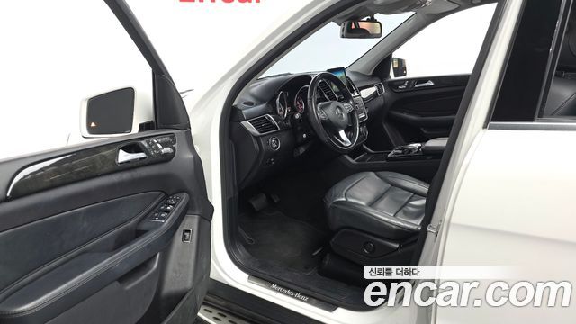 Mercedes-Benz GLE-Class 2016 — photo 10