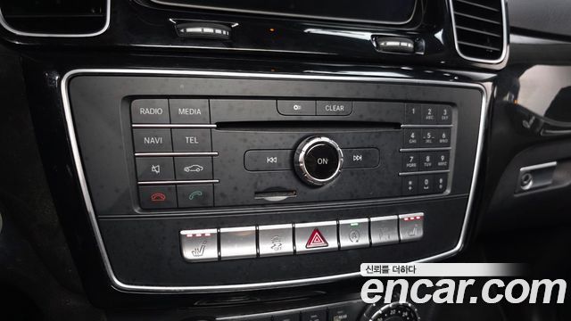 Mercedes-Benz GLE-Class 2016 — photo 16