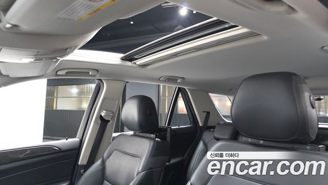 Mercedes-Benz GLE-Class 2016 — photo 18