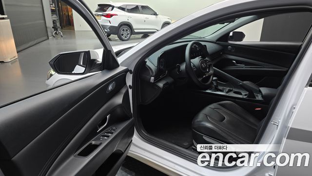 Hyundai AVANTE 2023 — photo 13