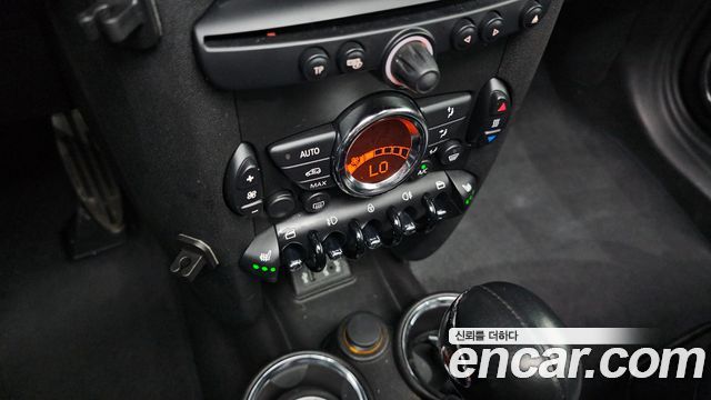 Mini Cooper 2013 — photo 18
