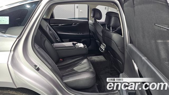 Genesis G80 2022 — photo 17