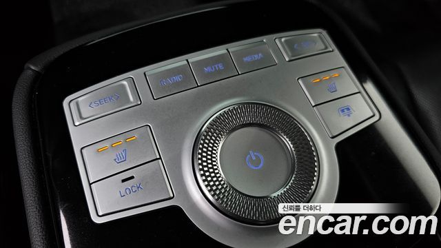 Genesis G80 2022 — photo 26