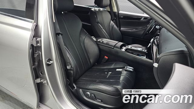 Genesis G80 2022 — photo 16
