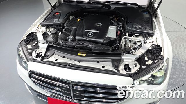 Mercedes-Benz E-Class 2021 — photo 6