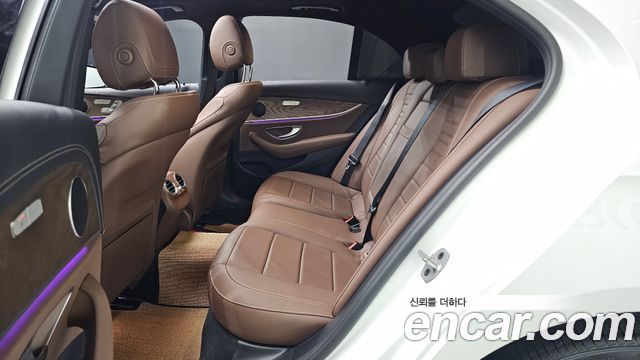 Mercedes-Benz E-Class 2021 — photo 18