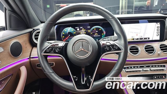 Mercedes-Benz E-Class 2021 — photo 19