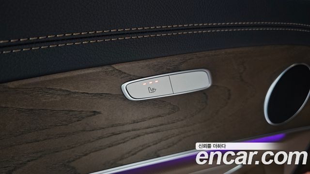 Mercedes-Benz E-Class 2021 — photo 32