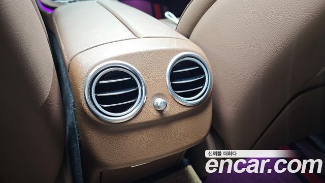 Mercedes-Benz E-Class 2021 — photo 33