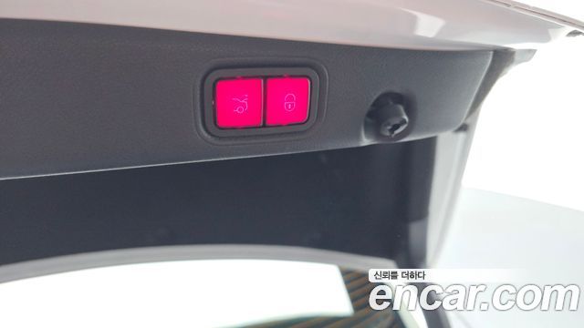 Mercedes-Benz E-Class 2021 — photo 34