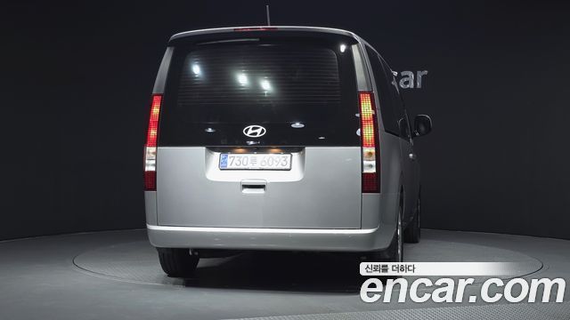 Hyundai Staria 2025 — photo 4