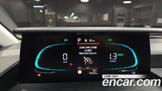 Hyundai Staria 2025 — photo 11