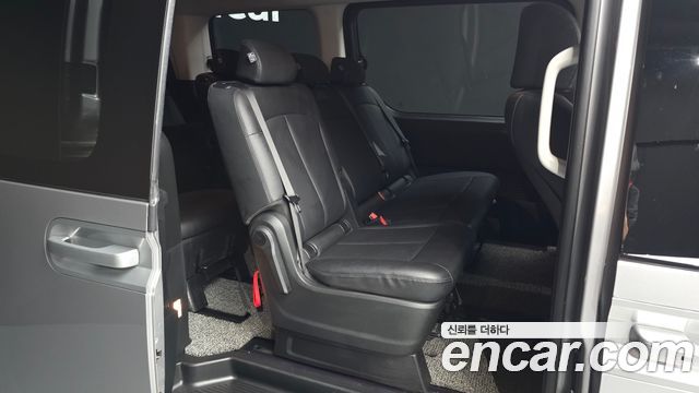 Hyundai Staria 2025 — photo 17
