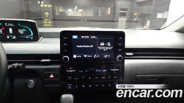 Hyundai Staria 2025 — photo 21