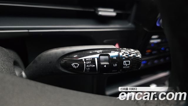 Hyundai Staria 2025 — photo 25