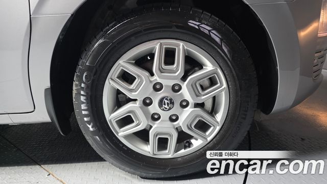 Hyundai Staria 2025 — photo 7