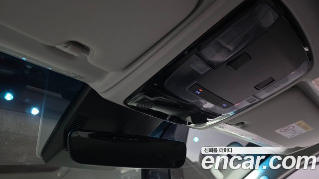 Hyundai Staria 2025 — photo 27