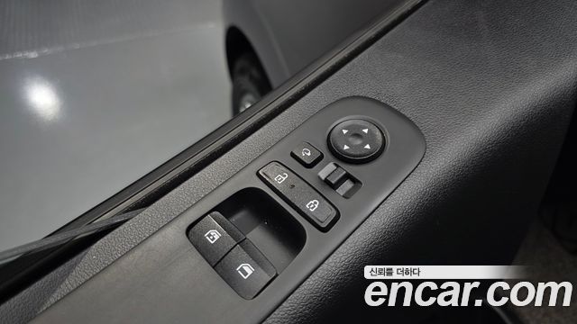 Hyundai Staria 2025 — photo 29