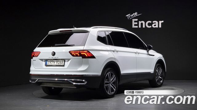 Volkswagen Tiguan 2023 — photo 2
