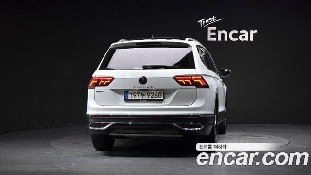 Volkswagen Tiguan 2023 — photo 4