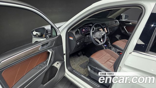 Volkswagen Tiguan 2023 — photo 17