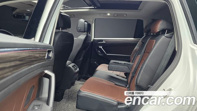 Volkswagen Tiguan 2023 — photo 18