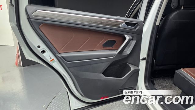 Volkswagen Tiguan 2023 — photo 15