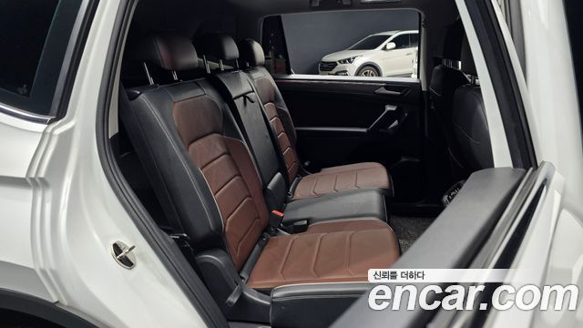 Volkswagen Tiguan 2023 — photo 16