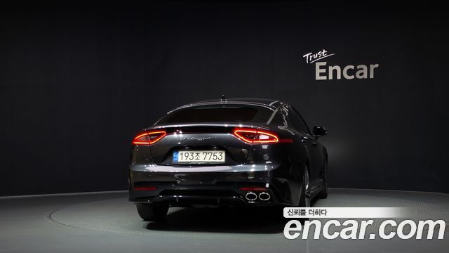 Kia Stinger 2018 — photo 4
