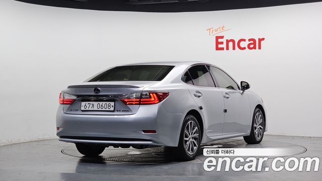 Lexus ES 2016 — photo 2