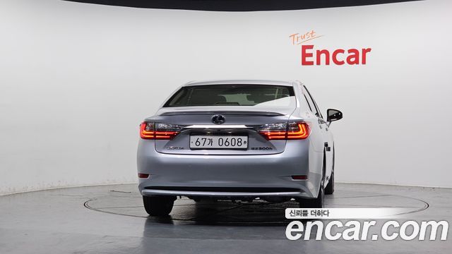 Lexus ES 2016 — photo 4