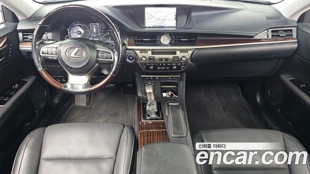 Lexus ES 2016 — photo 7