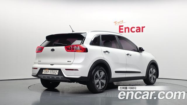 Kia Niro 2017 — photo 2