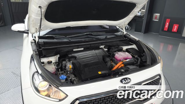 Kia Niro 2017 — photo 6