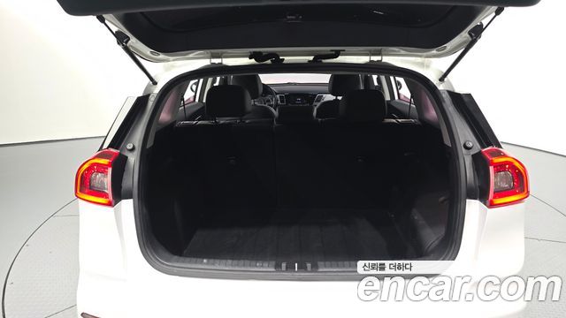 Kia Niro 2017 — photo 20