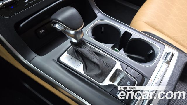 Kia Canival 2021 — photo 12
