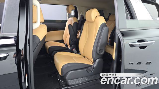 Kia Canival 2021 — photo 17