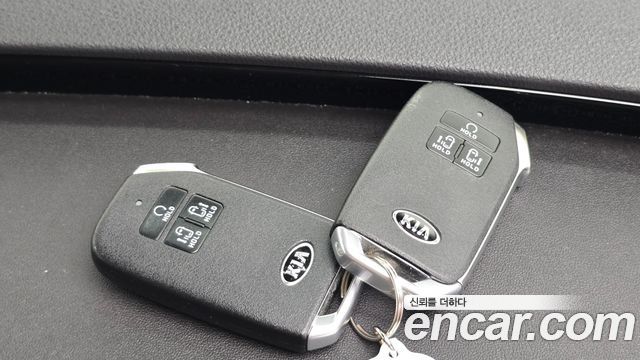 Kia Canival 2021 — photo 24