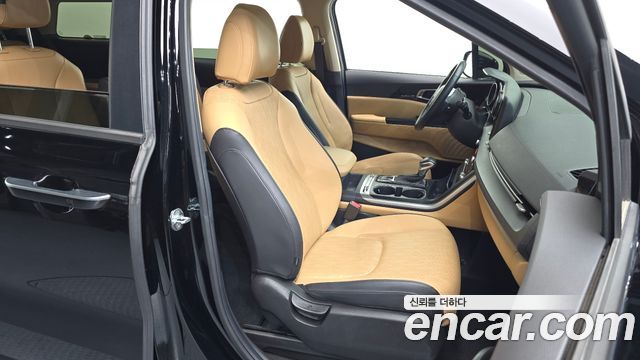 Kia Canival 2021 — photo 16