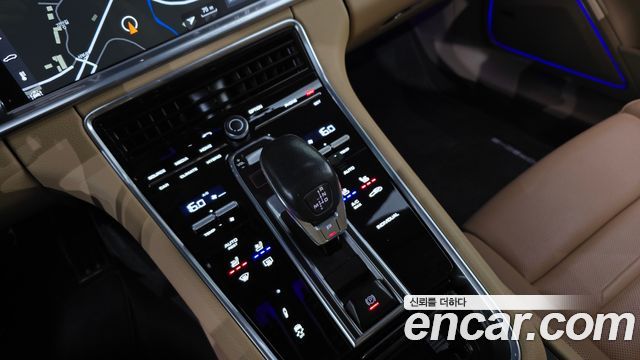Porsche Panamera 2019 — photo 12