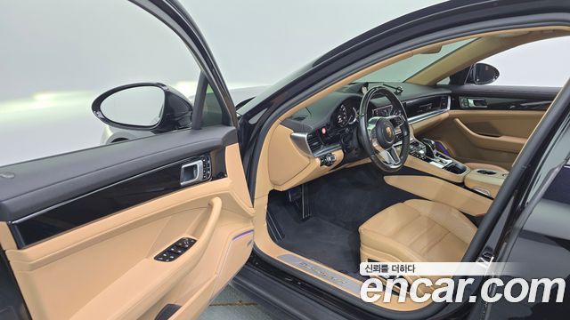Porsche Panamera 2019 — photo 13