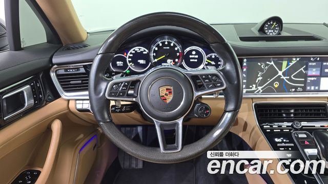 Porsche Panamera 2019 — photo 18