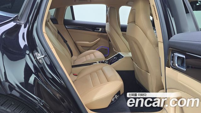 Porsche Panamera 2019 — photo 26