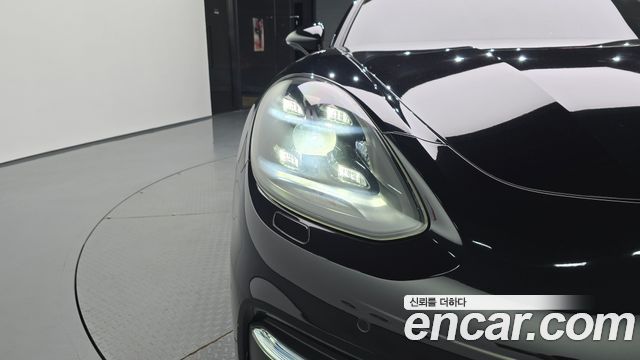 Porsche Panamera 2019 — photo 8