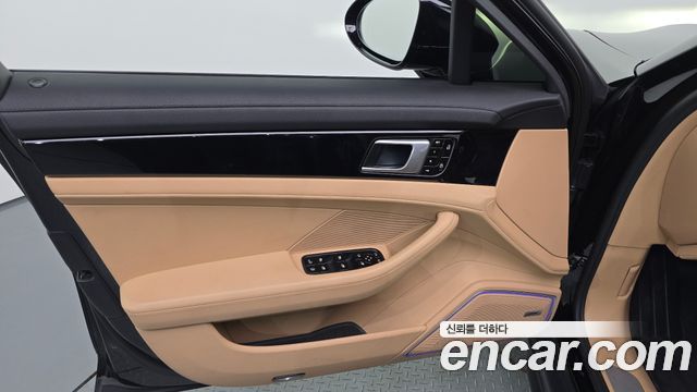 Porsche Panamera 2019 — photo 14