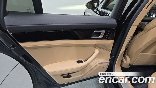 Porsche Panamera 2019 — photo 15