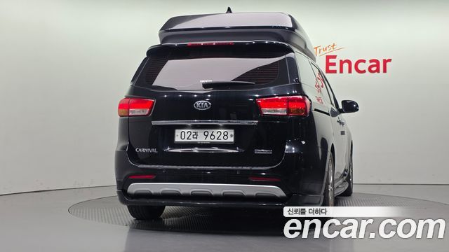 Kia Canival 2018 — photo 4